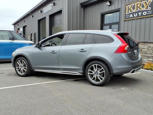 Used 2016 Volvo V60 T5 image 4
