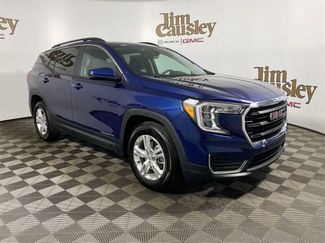Used 2022 GMC Terrain SLE w/ Driver Convenience Package image 1