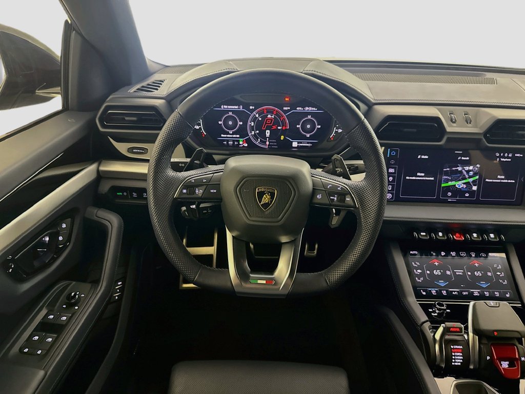 Used 2025 Lamborghini Urus SE AWD/4WD image 24