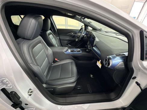 New 2026 Chevrolet Equinox EV LT image 26