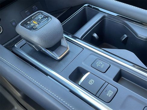 New 2025 Nissan Pathfinder SL image 16