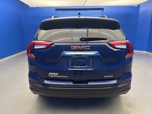 Used 2022 GMC Terrain SLE w/ Driver Convenience Package AWD/4WD image 6