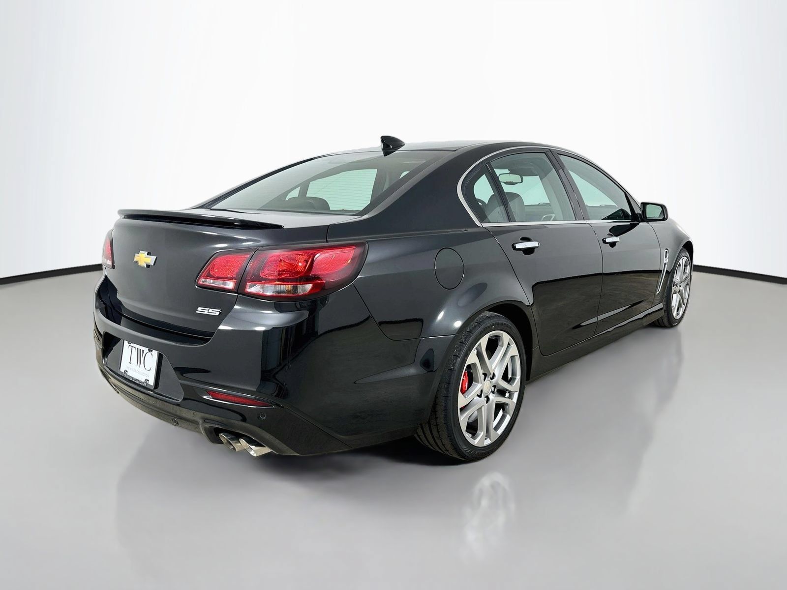Used 2017 Chevrolet SS RWD image 5