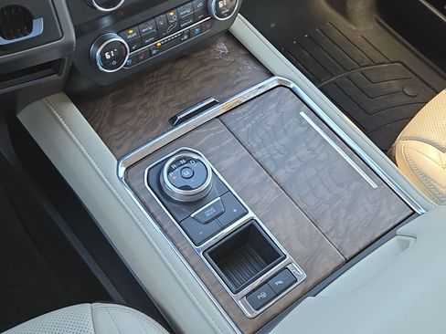 Used 2020 Ford Expedition Platinum image 33