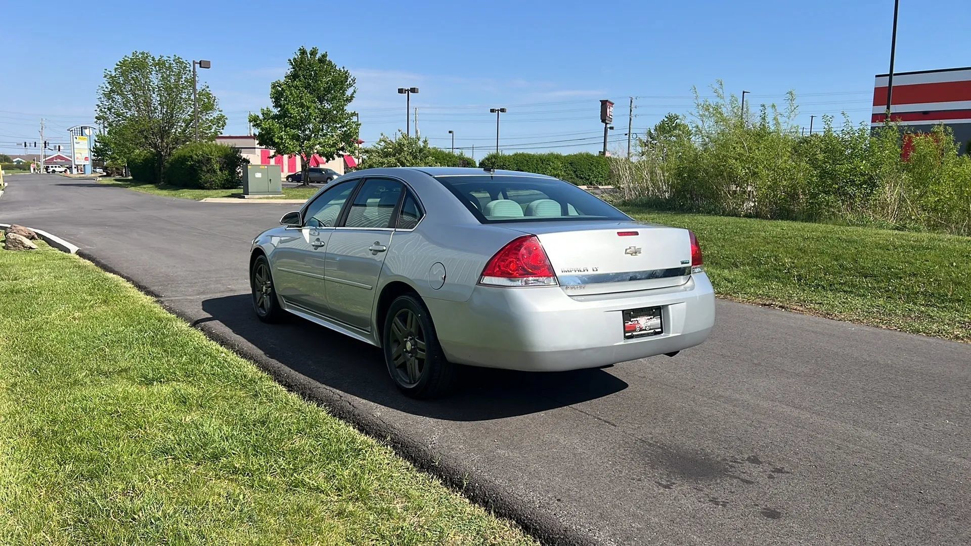 Used 2011 Chevrolet Impala LT FWD image 7