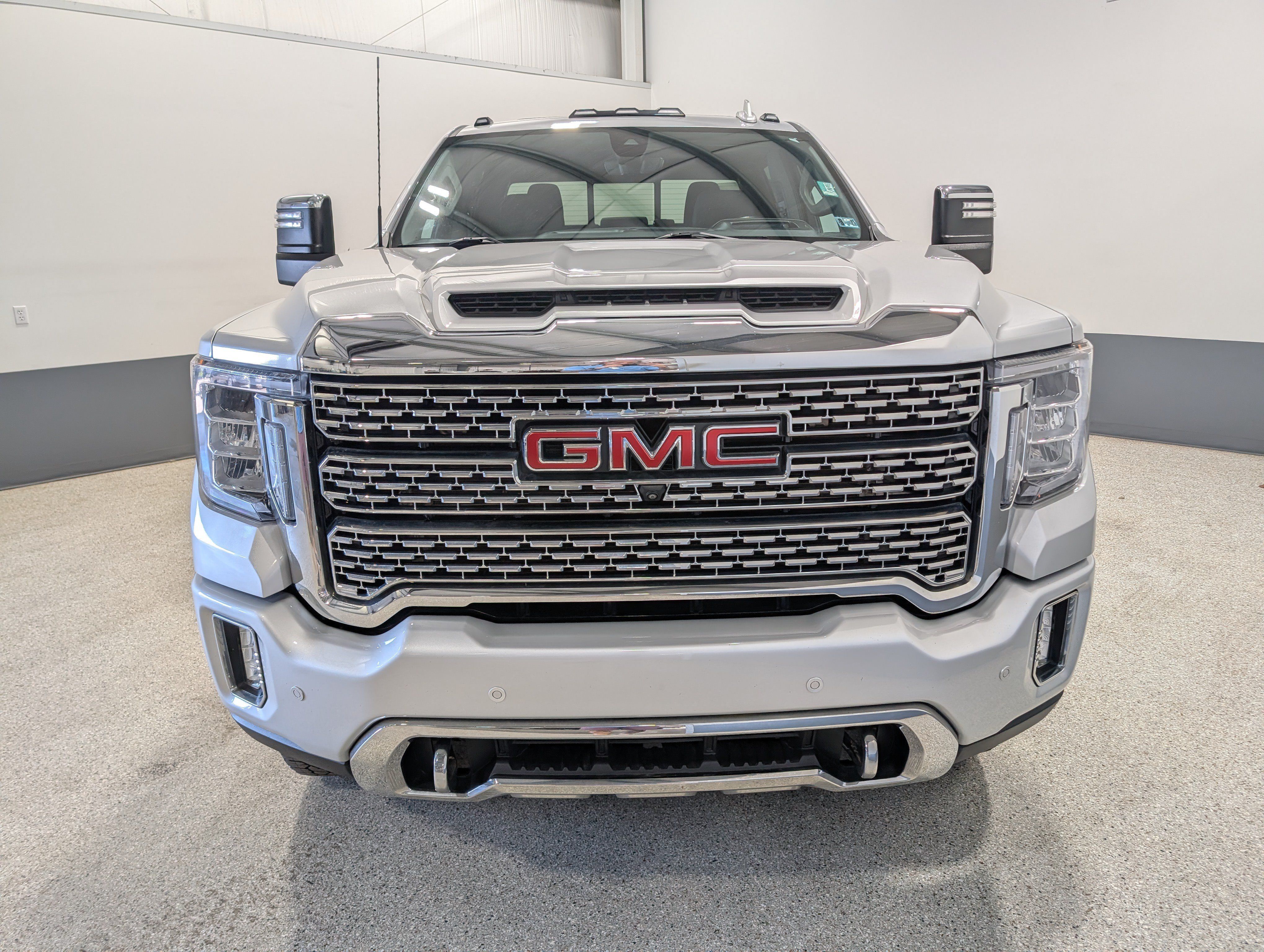 Used 2023 GMC Sierra 2500 Denali w/ Technology Package AWD/4WD image 8