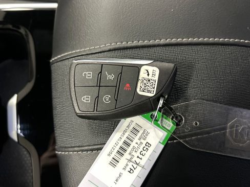 Used 2025 Buick Enclave Sport Touring image 22