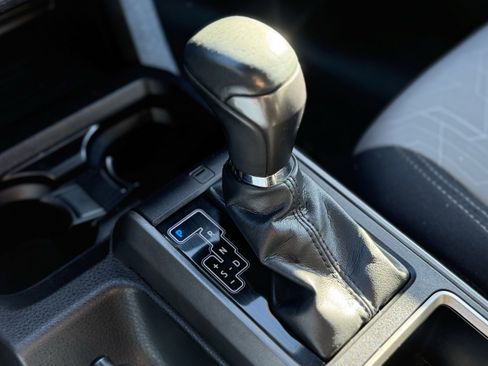 Used 2022 Toyota Tacoma TRD Sport image 22