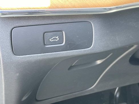 Certified 2023 Volvo XC90 B6 Plus w/ Protection Package Premier image 27