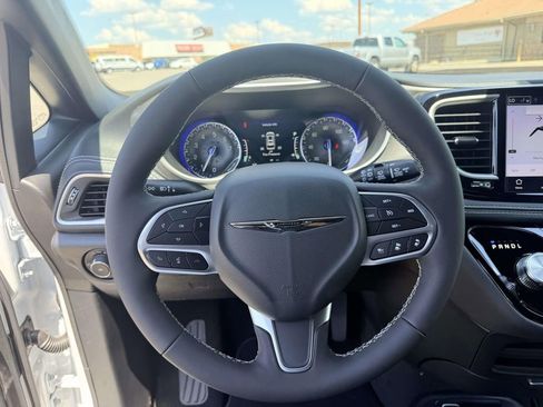 New 2026 Chrysler Pacifica Select FWD image 15