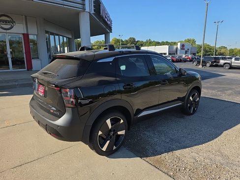 New 2026 Nissan Kicks SR w/ SR Premium Package image 3