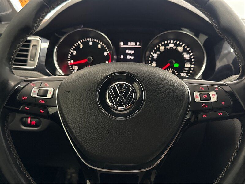 Used 2016 Volkswagen Jetta Sport w/ Lighting Package FWD image 15