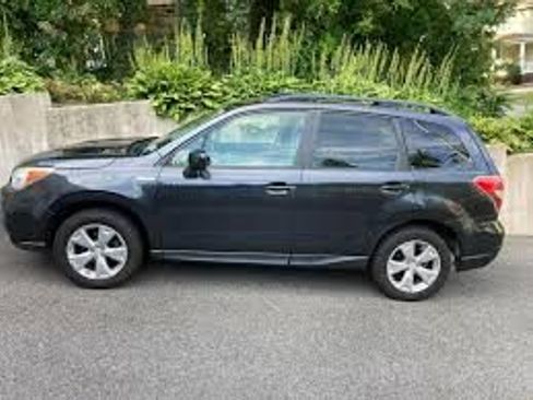 Used 2015 Subaru Forester 2.5i Premium w/ All-Weather Package AWD/4WD image 15