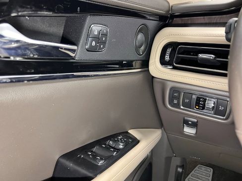 Used 2022 Lincoln Nautilus Reserve w/ Luxury Package image 29