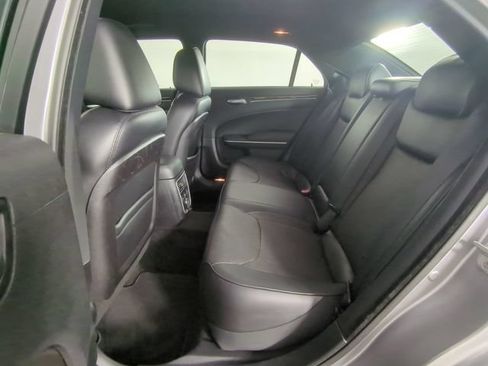 Used 2014 Chrysler 300 C RWD image 20