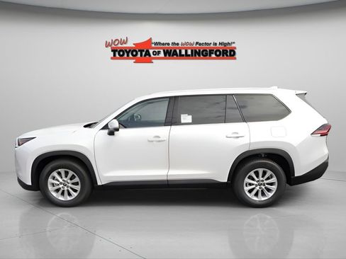 New 2026 Toyota Grand Highlander AWD image 2