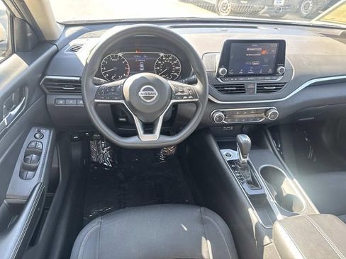 Used 2022 Nissan Altima 2.5 SV image 10