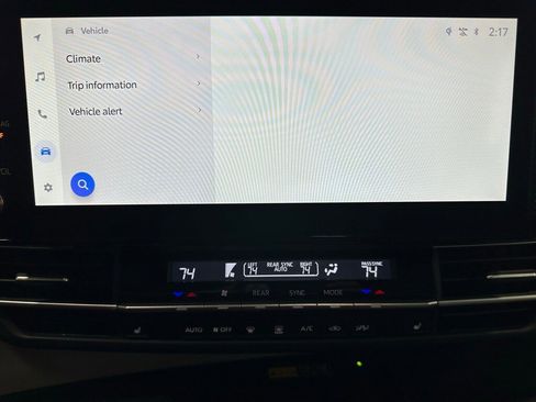 Used 2025 Toyota Sienna XLE image 31