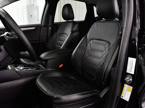 Used 2023 Ford Escape SE w/ PHEV Premium Package image 29