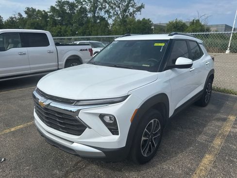 Used 2024 Chevrolet TrailBlazer LT w/ LT Cold Weather Package AWD/4WD image 24