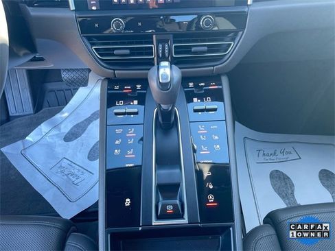 Used 2023 Porsche Macan image 20