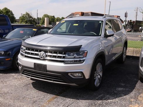 Used 2018 Volkswagen Atlas SEL Premium AWD/4WD image 4