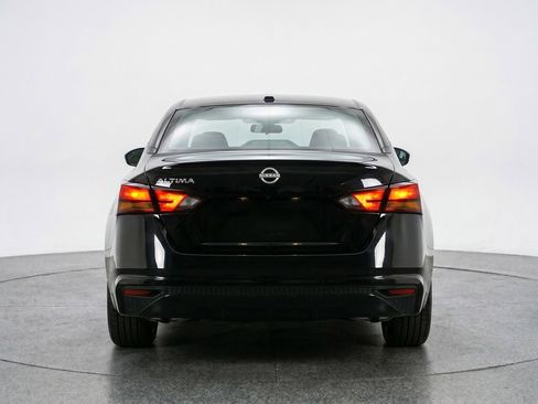 Used 2025 Nissan Altima 2.5 SV FWD image 7