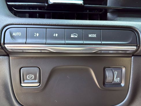 Used 2023 Cadillac Escalade ESV Premium Luxury AWD/4WD image 53