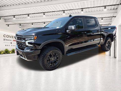 Used 2025 Chevrolet Silverado 1500 ZR2 w/ Technology Package AWD/4WD image 4
