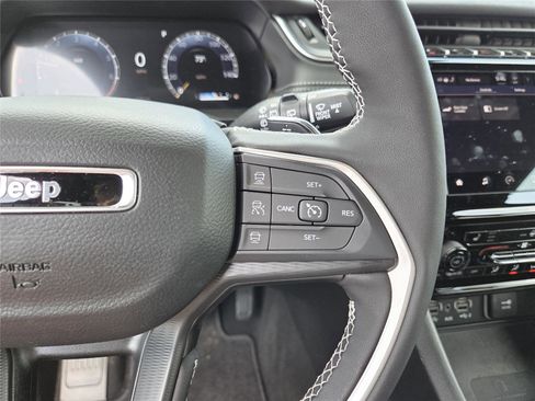 New 2025 Jeep Grand Cherokee Altitude image 55