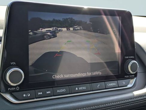 Used 2025 Nissan Rogue SV FWD image 23