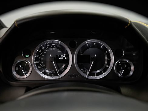 Used 2014 Aston Martin DB9 Coupe RWD image 11
