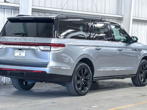 Used 2023 Lincoln Navigator L Black Label AWD/4WD image 2