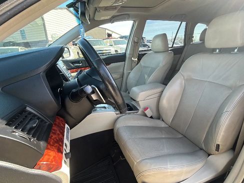 Used 2011 Subaru Outback 2.5i Limited image 6