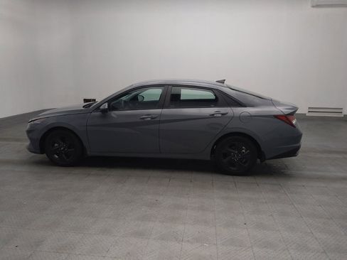 Used 2022 Hyundai Elantra SEL image 3