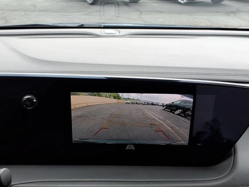 Used 2025 Buick Encore GX Sport Touring FWD image 17