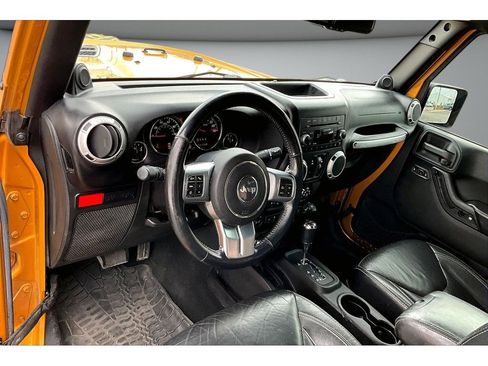 Used 2014 Jeep Wrangler Unlimited Rubicon AWD/4WD image 13