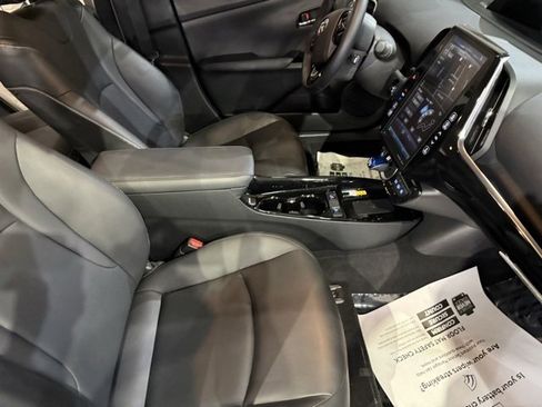 Used 2022 Toyota Prius Prime XLE image 25