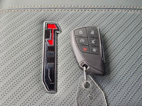New 2026 GMC Yukon XL AT4 w/ AT4 Premium Plus Package AWD/4WD image 23