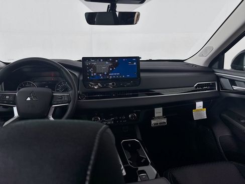 New 2026 Mitsubishi Outlander ES FWD image 22