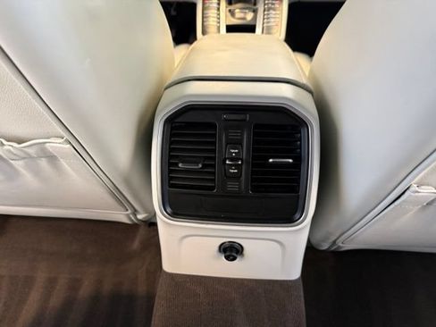 Used 2016 Porsche Macan Turbo AWD/4WD image 23