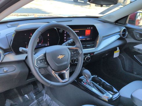 Used 2026 Chevrolet Trax LT w/ LT Convenience Package FWD image 10