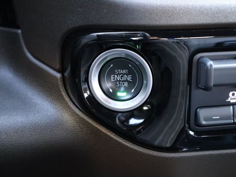 Used 2025 GMC Sierra 2500 SLT w/ Texas SLT Premium Package image 36