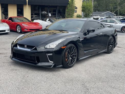 Used 2020 Nissan GT-R Premium w/ Premium Interior Package AWD/4WD image 18