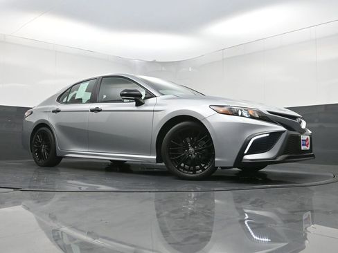 Used 2022 Toyota Camry SE FWD image 24