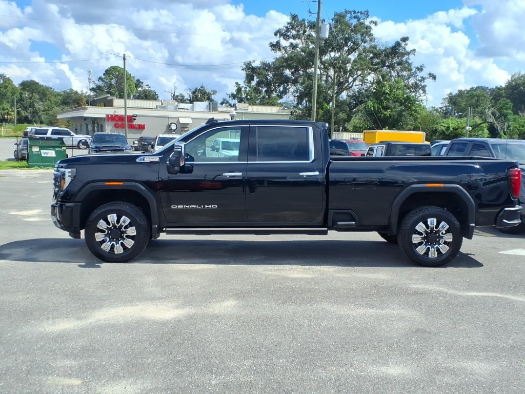Used 2025 GMC Sierra 2500 Denali w/ Max Trailering Package AWD/4WD image 4