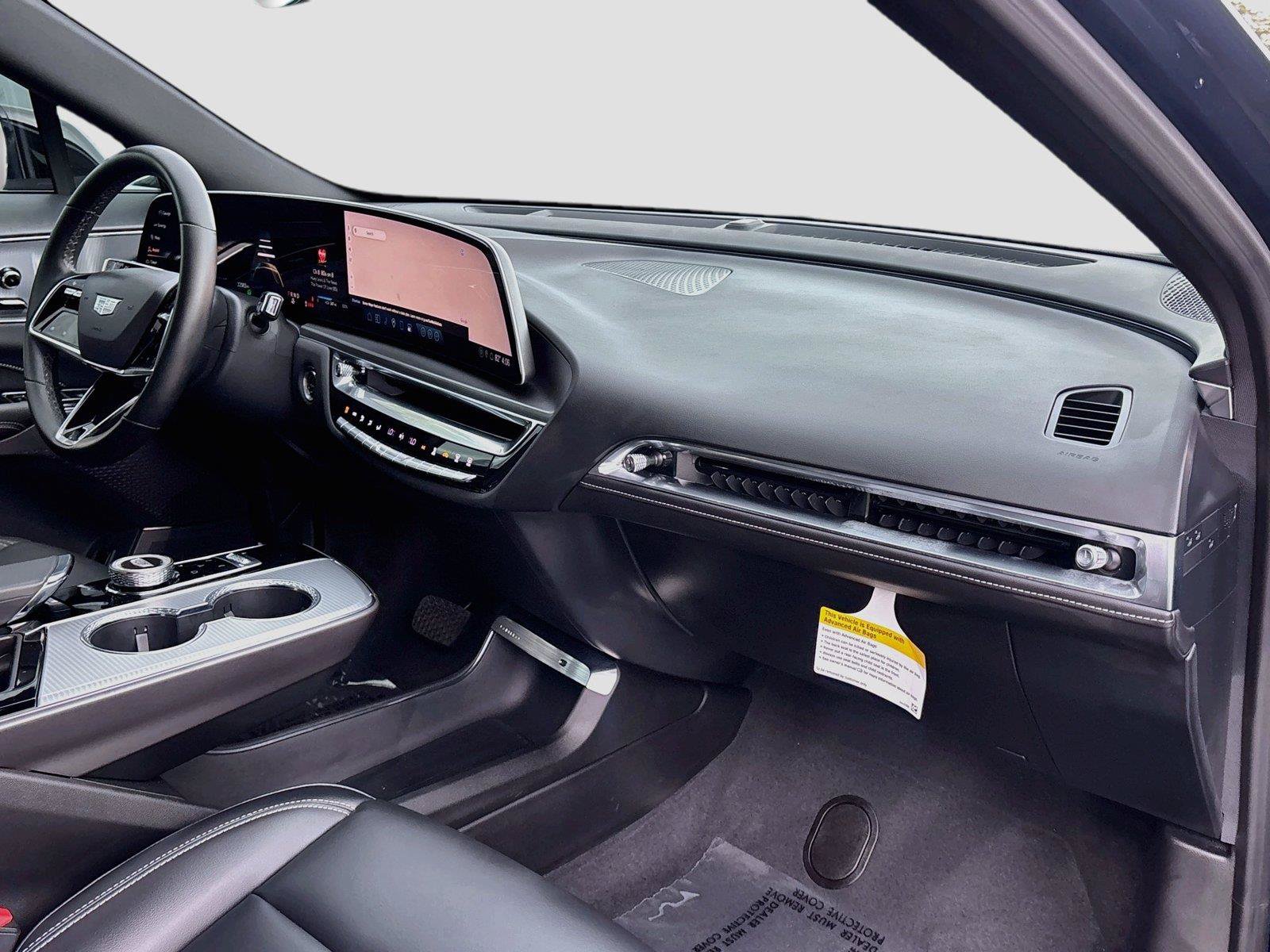 Used 2024 Cadillac Lyriq Tech RWD image 29