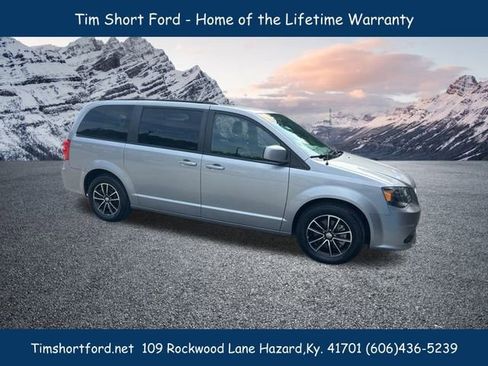 Used 2019 Dodge Grand Caravan GT image 4