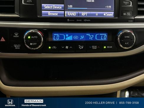 Used 2019 Toyota Highlander XLE AWD/4WD image 24