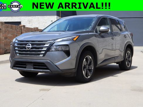 Used 2024 Nissan Rogue SV FWD image 1